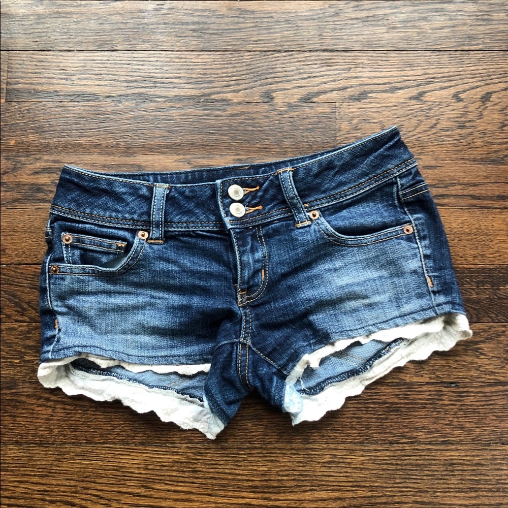 American Eagle |  cute lace trim shorts
